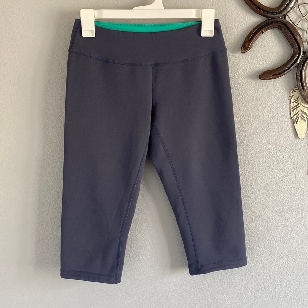 Cropped yoga pants
